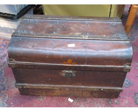 VINTAGE TIN TRAVEL TRUNK 
