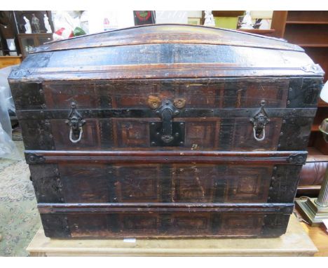 DOME TOPPED VINTAGE TRAVEL TRUNK 