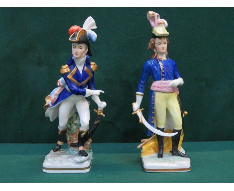 TWO CAPODIMONTE GLAZED CERAMIC MILITARY FIGURES, APPROXIMATELY 22cm HIGH 