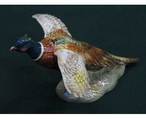 BESWICK GLAZED CERAMIC PHEASANT ON BASE, No.850, DESIGNED BY ARTHUR GREDINGTON, APPROXIMATELY 15cm HIGH 