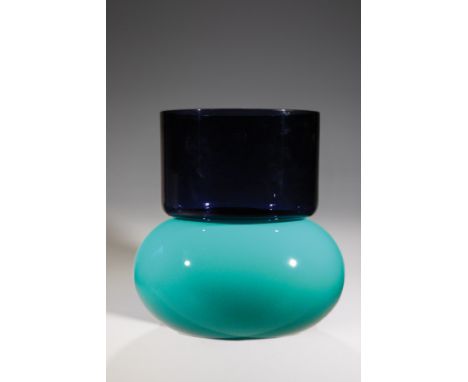 Objekt ''Puzzle'' Ettore Sottsass (Entwurf), Venini, Murano, 2003 2-teilig. Überfangglas. In Vibrogravur bez.: venini 2003 Et