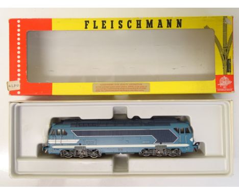 HO SCALE MODEL RAILWAYS: A FLEISCHMANN 4280 French Outline CC68000 Class diesel locomotive in SNCF blue livery - VG in G box