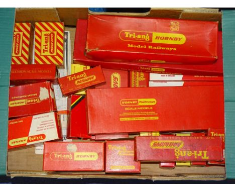 OO SCALE MODEL RAILWAYS: A crate containing a large quantity of TRI-ANG / HORNBY accessories - all boxed - G in F/G boxes (Q)