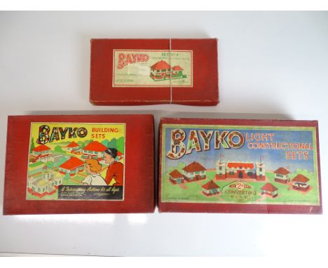 VINTAGE TOYS: A group of pre-war BAYKO building sets comprising: 1 x 2, 1 x 2a and 1 x 4c (contents not checked complete) - G