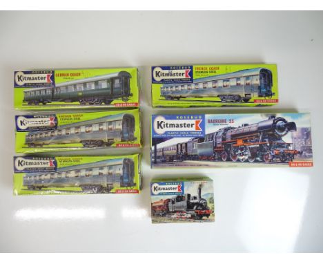 HO SCALE MODEL RAILWAYS: A quantity of European Outline unbuilt KITMASTER kits to include two steam locos and 4 coaches - som