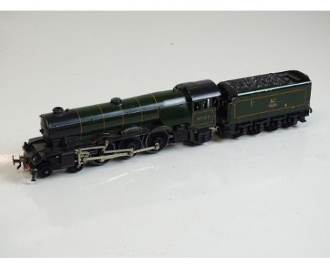 OO SCALE MODEL RAILWAYS: A TRIX TWIN A3 Class steam locomotive in BR green livery numbered 60103 'Scotsman' - F/G - unboxed