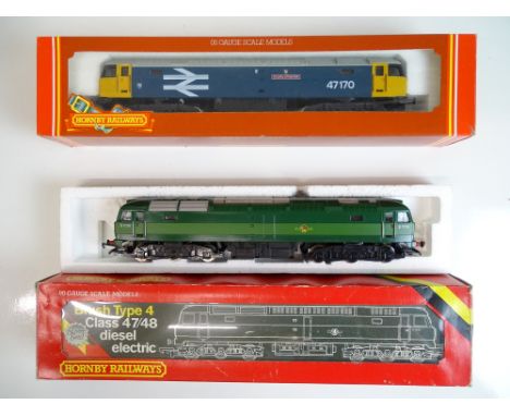 OO SCALE MODEL RAILWAYS: A pair of HORNBY Class 47 diesel locos in BR green and large logo liveries - G in F/G boxes (2)