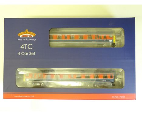 OO SCALE MODEL RAILWAYS: A BACHMANN 32-646Z Class 438 4TC Unit numbered 8007 in BR Research Department red/blue livery - E (a