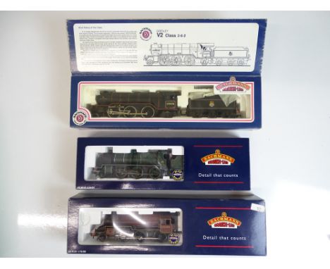 OO SCALE MODEL RAILWAYS: A mixed group of BACHMANN steam locomotives comprising a Crab in LMS livery, and N Class in Southern