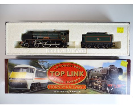 OO SCALE MODEL RAILWAYS: A HORNBY R317 Schools Class steam locomotive in BR Green livery 'Westminster' - VG in G/VG box