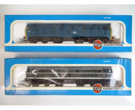 OO SCALE MODEL RAILWAYS: A pair of Class 31 diesel locos by AIRFIX in BR green and blue liveries - G in F/G boxes (2)