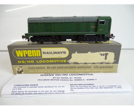 OO SCALE MODEL RAILWAYS: A WRENN W2230 Bo-Bo Diesel locomotive in BR green livery D8017 - G in G box