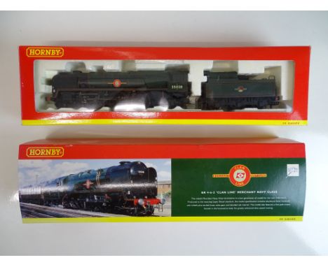 OO SCALE MODEL RAILWAYS: A HORNBY R2169 Merchant Navy Class steam loco in BR green livery 'Clan Line' - G/VG in G box