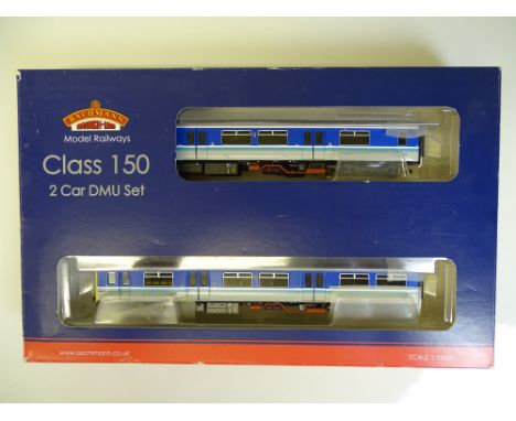 OO SCALE MODEL RAILWAYS: A BACHMANN 32-936 Class 150/2 2-car Sprinter DMU in Regional Railways livery - VG in G/VG box