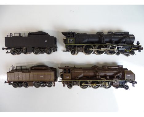 HO SCALE MODEL RAILWAYS: A pair of unboxed RIVAROSSI French Outline Chapelon Pacific steam locomotives in Nord and SNCF liver