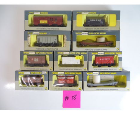 OO SCALE MODEL RAILWAYS: A mixed group of WRENN wagons as lotted - VG in G/VG boxes (10) #18