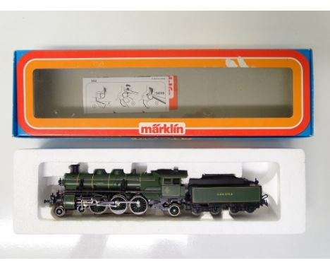 HO SCALE MODEL RAILWAYS: A MARKLIN 3092 Bavarian Outline 3 rail AC Class S3/6 steam locomotive in K.Bay.Sts.B green livery - 