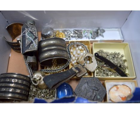 A COLLECTION OF COSTUME JEWELLERY AND SUNDRIES, to include cuffs, purses, trinket boxes etc