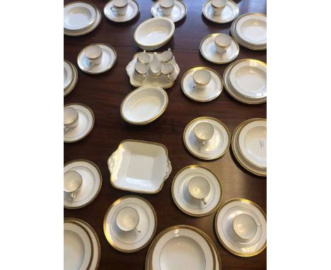 An extensive Spode Nottingham pattern part Dinner and Tea Service 