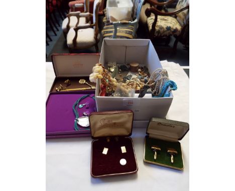 A mixed selection of assorted costume jewellery to include necklaces, brooches, cufflinks etc and a small quantity of jewelle