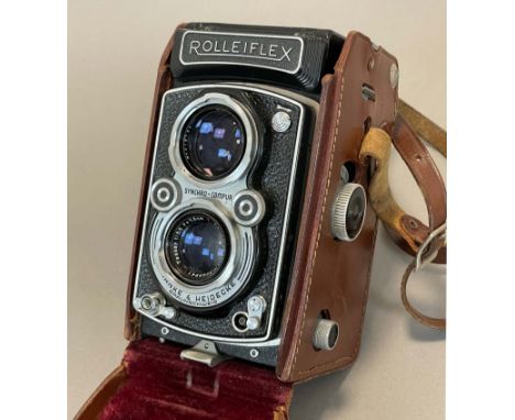 Kamera Rolleiflex Synchro Compur. Franke &amp; Heidecke. Braunschweig.Circa 15 cm x 7,5 cm x 9 cm das Gehäuse. Objektiv: Tess