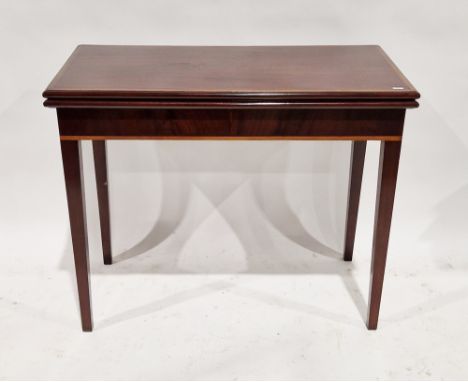 Georgian mahogany folding card table&nbsp;with satinwood inlaid border, opening to reveal a green baize top, on four square t