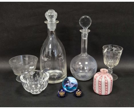 Assorted items of glassware&nbsp;including a Murano latticinio cylindrical flask with pink and gold aventurine ribbon alterna