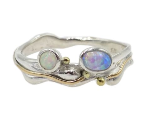 Silver and 14ct gold wire opal ring, stamped 925 Condition Report &amp; Further Details Size P-Q