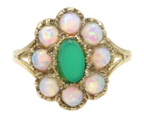 9ct gold opal and green agate cluster ring, hallmarked Condition Report &amp; Further Details Approx 1.9gm, size M