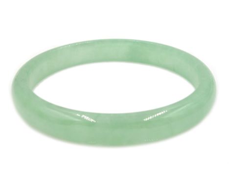 Large jadeite bangle Condition Report &amp; Further Details Good condition, inner circumference approx 21cm