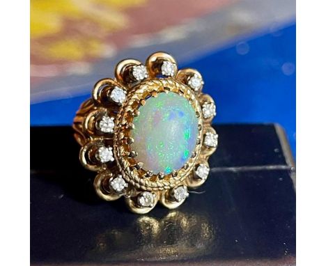 14K Gold OPAL &amp; DIAMONDS Large &amp; heavy Beautiful Ring , in Excellent condition. 11.4 gram (7.34 Dwt.) Diamonds- 0.50 