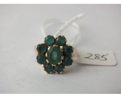 9ct greenstone cluster ring approx size O    