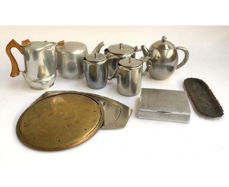 A mixed lot of metal wares to include picquot ware teapot, stainless steel teapot, chrome cigar box etc 