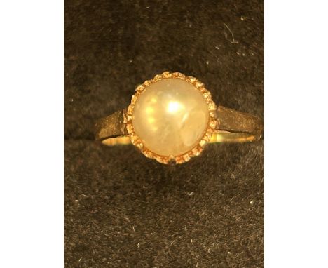 9ct Gold ring set wth single pearl Size M