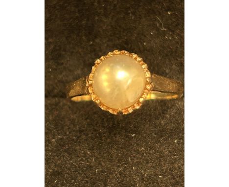 9ct Gold ring set wth single pearl Size M