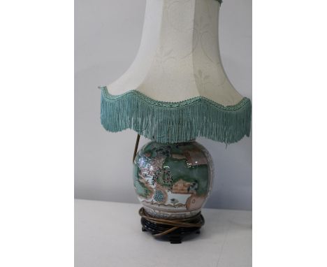 A Oriental themed table lamp 