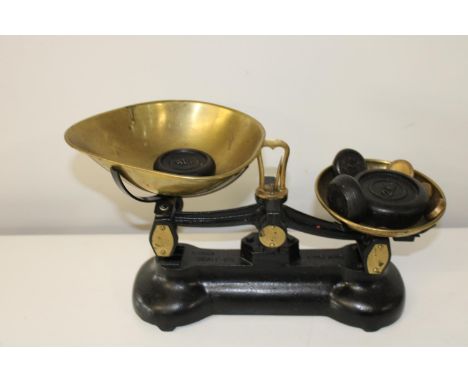 A set of vintage scales &amp; weights 