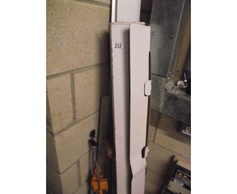 A Suretile tiling aid plus tiling tools etc COLLECT ONLY 
