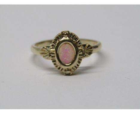 9CT YELLOW GOLD OPAL RING, size N 