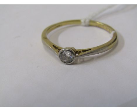 18ct YELLOW GOLD DIAMOND SOLITAIRE RING, principal rub over set diamond measuring approx 0.15ct, size R 