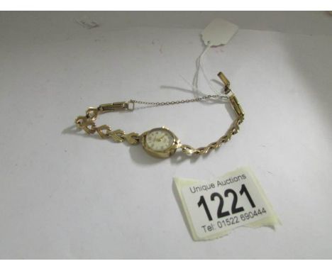 A 9ct gold Rotary wrist watch on 9ct gold bracelet, 17 jewels, incabloc, total weight 14 grams, in working order.