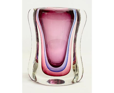 A large Luigi Onesto Art Glass Oball Murano vase. 18x9x24cm. 