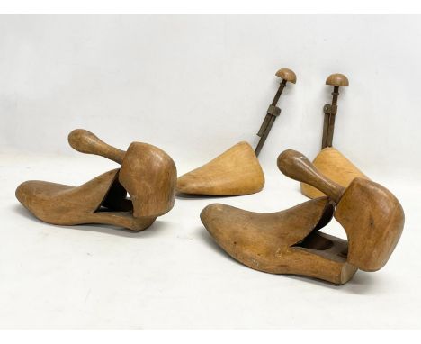 4 vintage wooden cobblers shoe trees. 
