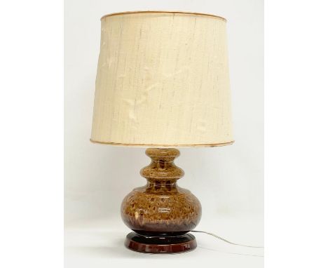 A vintage Kabaka Ware pottery table lamp. Base measures 17x25cm. 