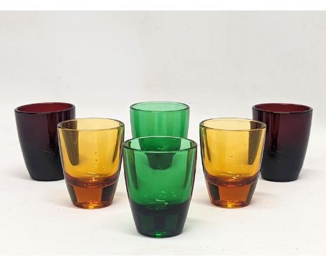 A set of 6 vintage shot glasses. 5.5cm 