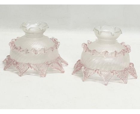 A pair of vintage Art Glass lamp shades. 17x11cm. 