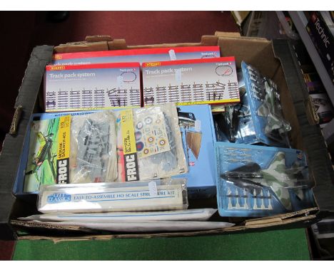 A Mixed Lot containing a Billings Boats Sana 200 Kit, Frog Plastic Aircraft kits, CIty Classics HO model railway building kit