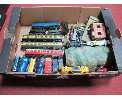 A Hornby 'OO' Gauge Class 25 Diesel Locomotive,  an 0-6-0 Tank Locomotive 'GWR', Great Western Carriages and a number of good