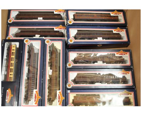 Bachmann 00 Gauge group of Coaches consisting of BR Mk1 Maroon Suburban *8, Collett Maroon Corridor coaches *2 and 3 other co
