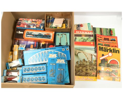Marklin HO group of loco, accessories, rolling stock, catalogues etc. To include Girder Bridge sections; various electric lam